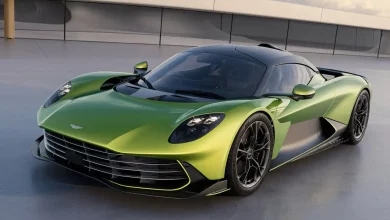 2025 Aston Martin Valhalla